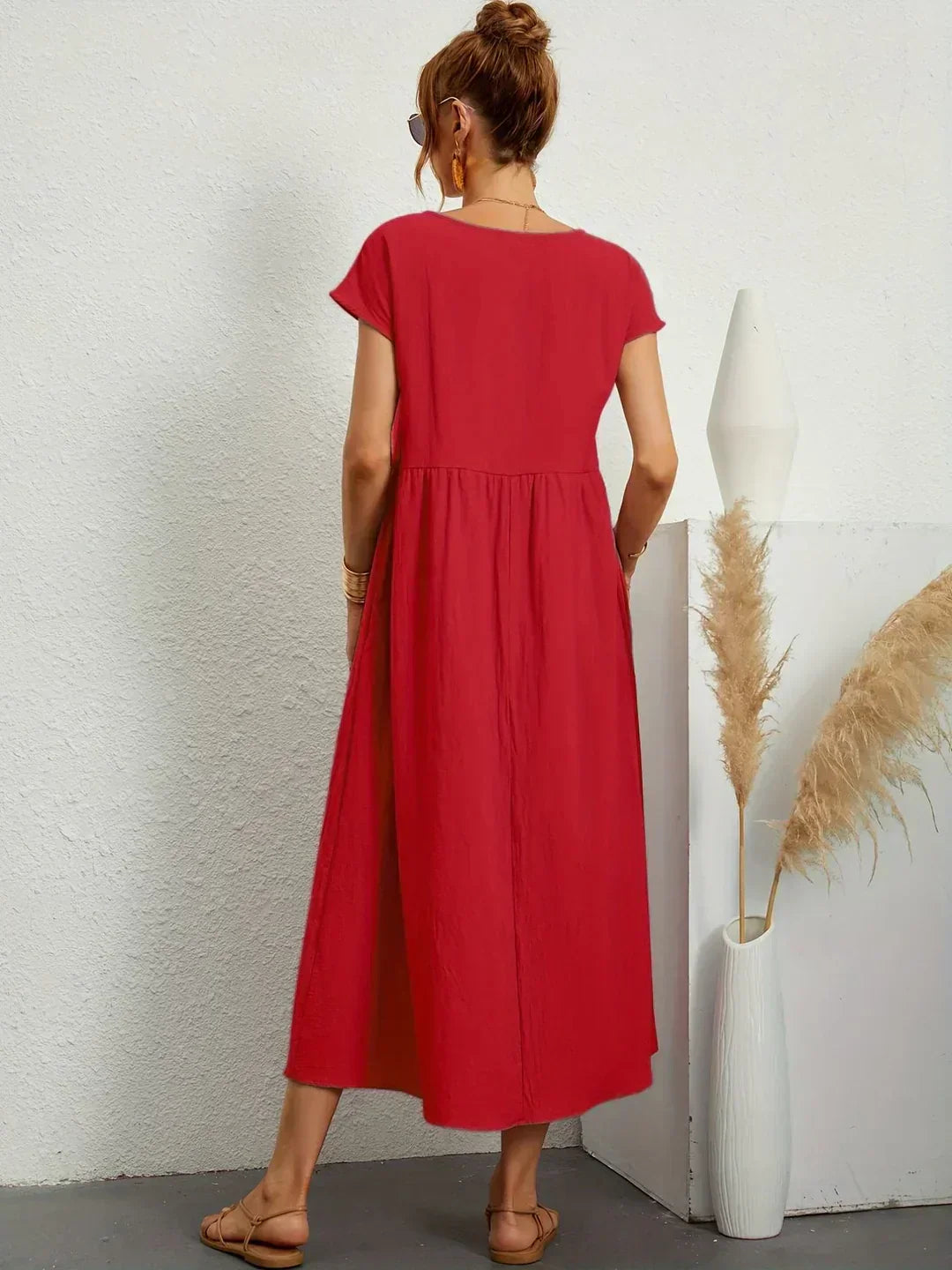 Ivy — Flowing Midi Dress with Timeless Elegance