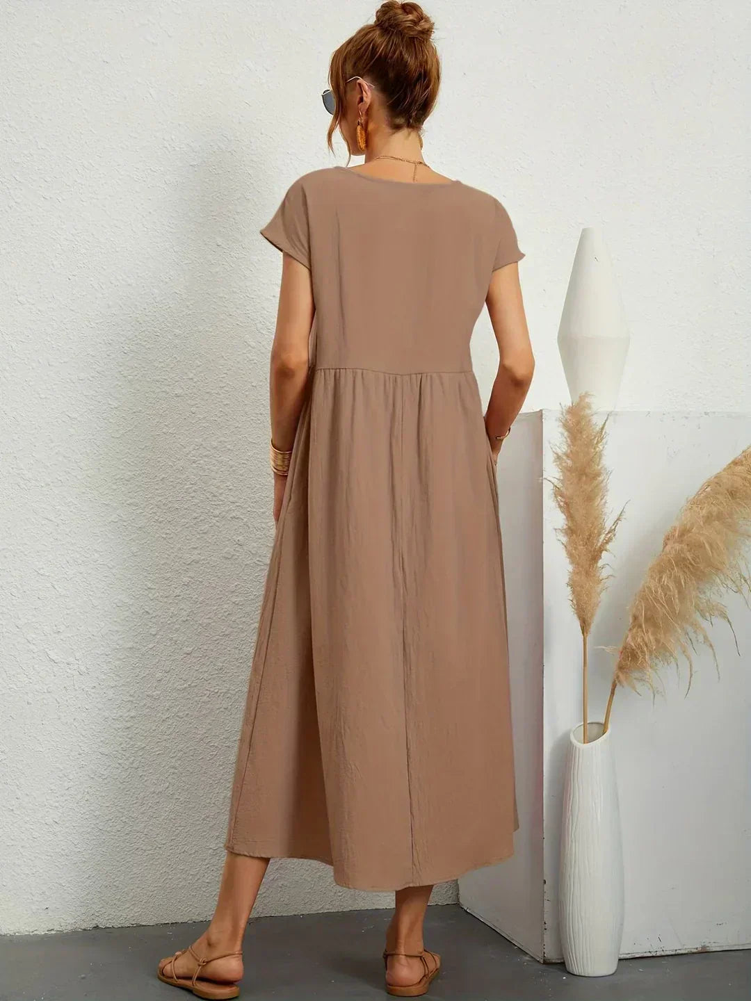 Ivy — Flowing Midi Dress with Timeless Elegance