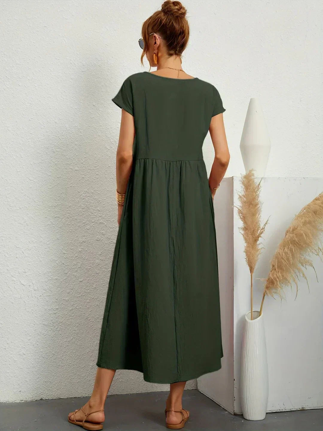 Ivy — Flowing Midi Dress with Timeless Elegance